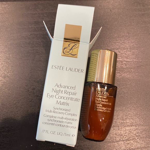 Estée Lauder Advanced Night Repair Eye Concentrate - Picture 3 of 8
